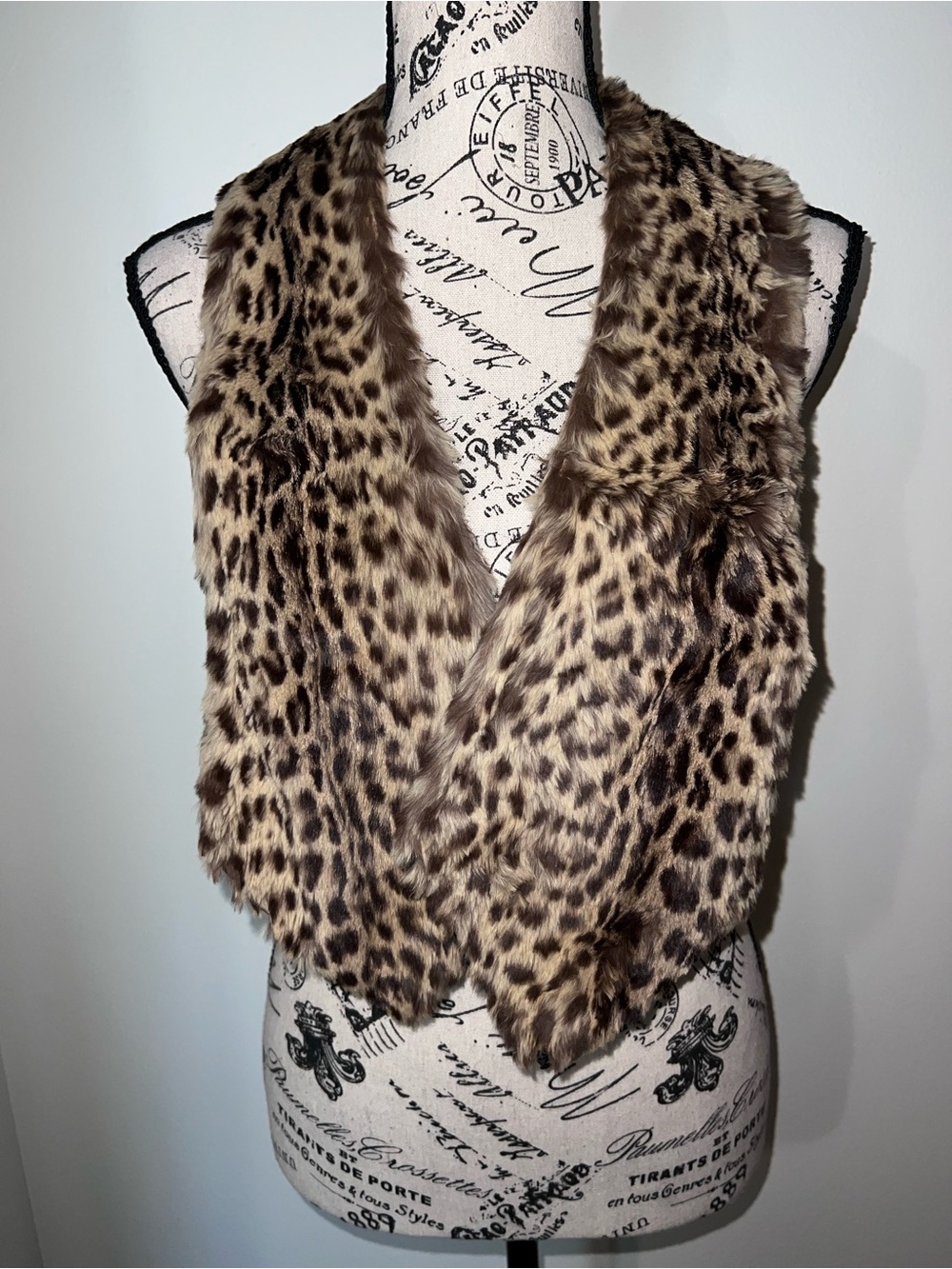 Vintage Leopard Print Fur Pull-Through Scarf Stole | Glam Faux Fur Collar
